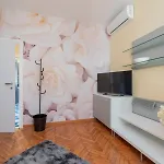 I-Host Apartment - Lucania 12